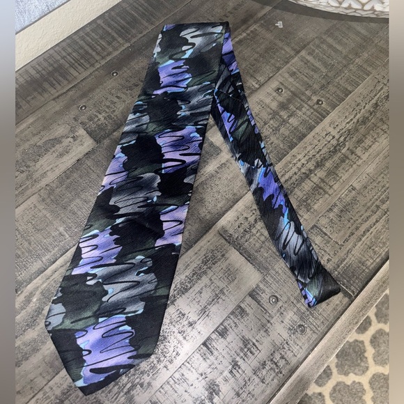 J. Garcia Other - J.Garcia BEE HIVE collection fifthteen silk tie​